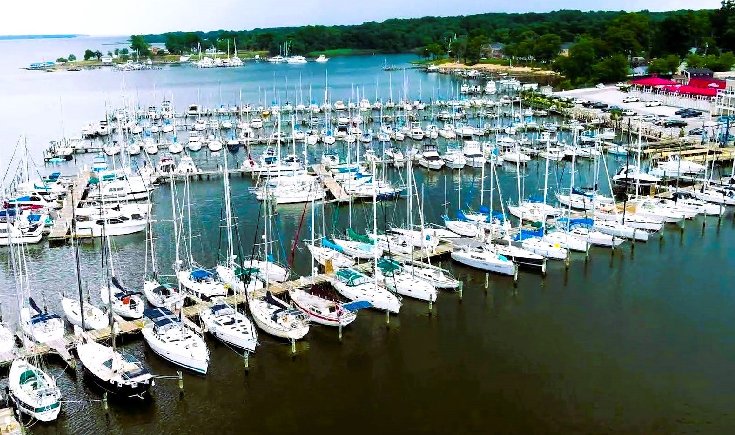 White Rocks Marina & Boatyard