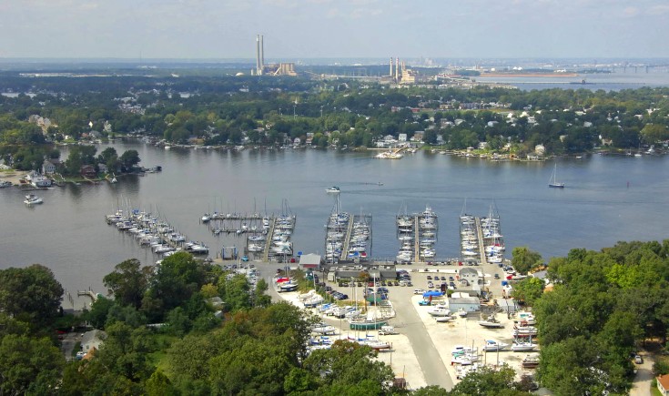 White Rocks Marina & Boatyard